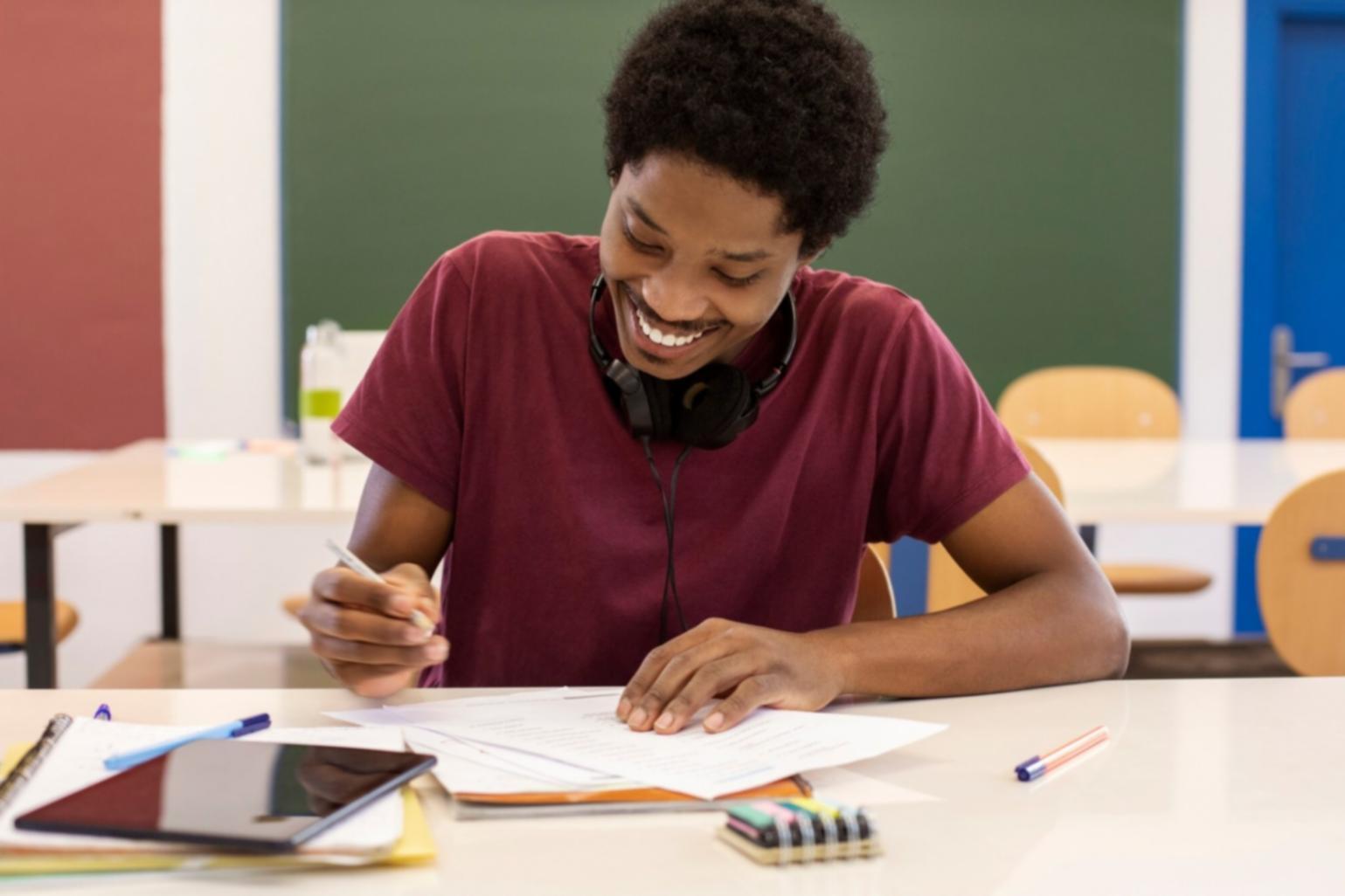 Students collaborating on SEO audit project using advanced analytics tools